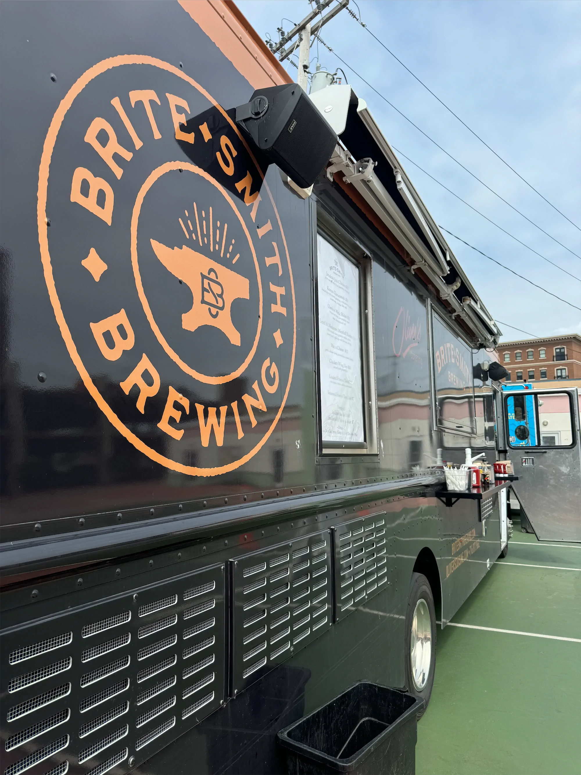 brite smith brewing truck outside right side
