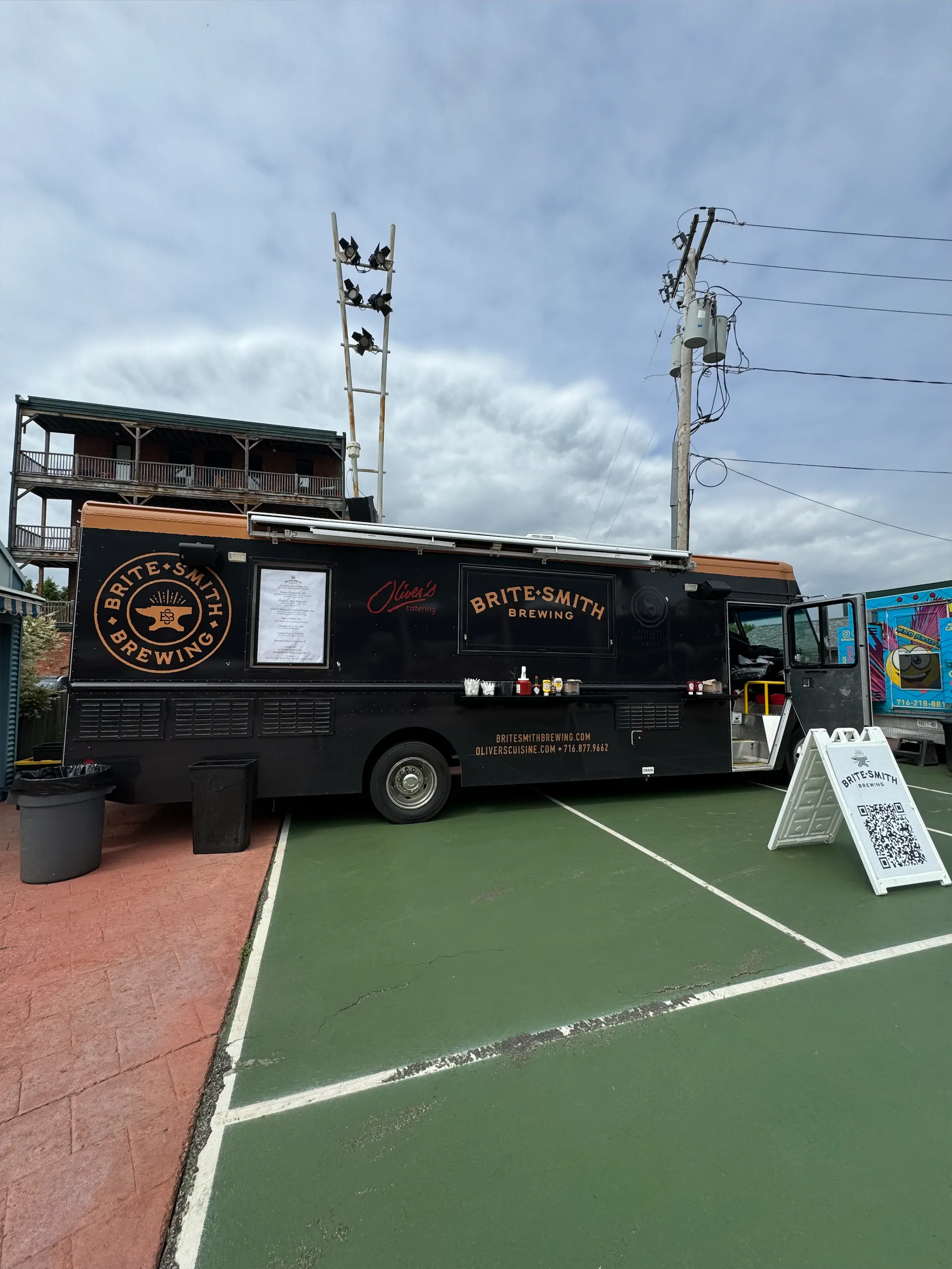 brite smith brewing truck outside right side