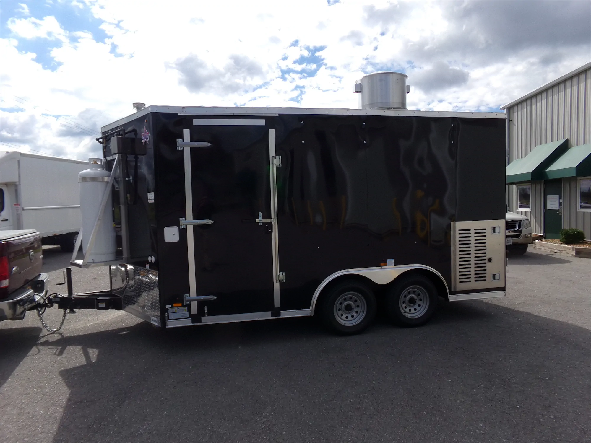 Buffalo Bros Burgers trailer left side