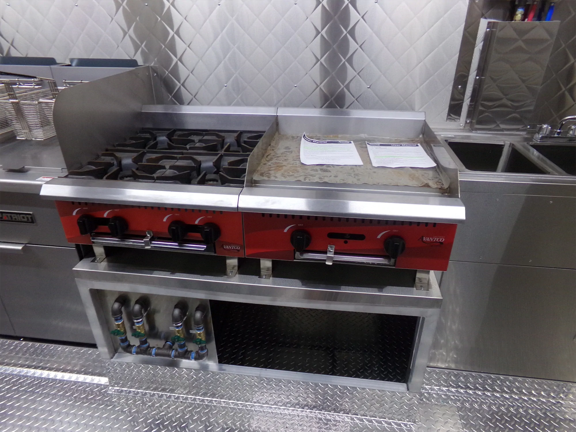 Edgy Vegy Buffalo truck, inside, stove